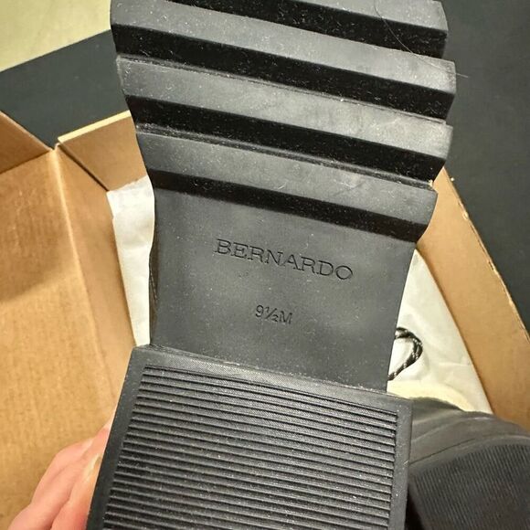 Bernardo Black Sherpa Tongue Lace Up Combat Boots 9.5 - Picture 6 of 7